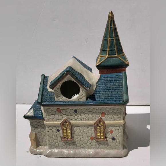 VINTAGE CHRISTMAS VILLAGE PORCELAIN CHURCH WINDOW SCENE 8.5" X 7" LIGHTED - Picture 4 of 7
